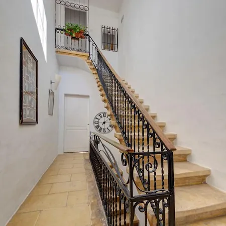 Josette With Pool Table And Garden By Haven And Keys Malta Semesterbostad