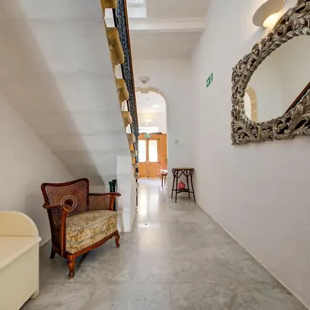 Josette With Pool Table And Garden By Haven And Keys Malta Semesterbostad St. Julian's