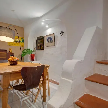 Semesterbostad Josette With Pool Table And Garden By Haven And Keys Malta