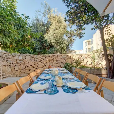 Semesterbostad Josette With Pool Table And Garden By Haven And Keys Malta *