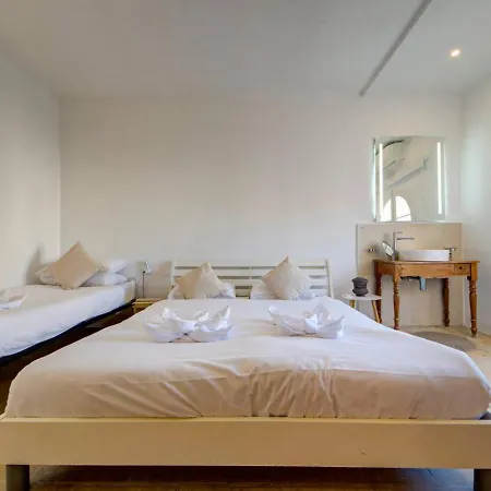 Semesterbostad Josette With Pool Table And Garden By Haven And Keys Malta *