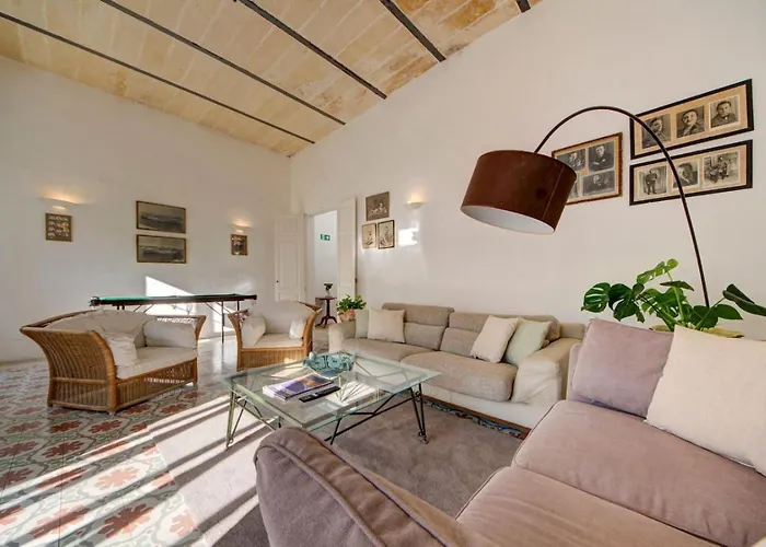 別荘 Josette With Pool Table And Garden By Haven And Keys Malta *