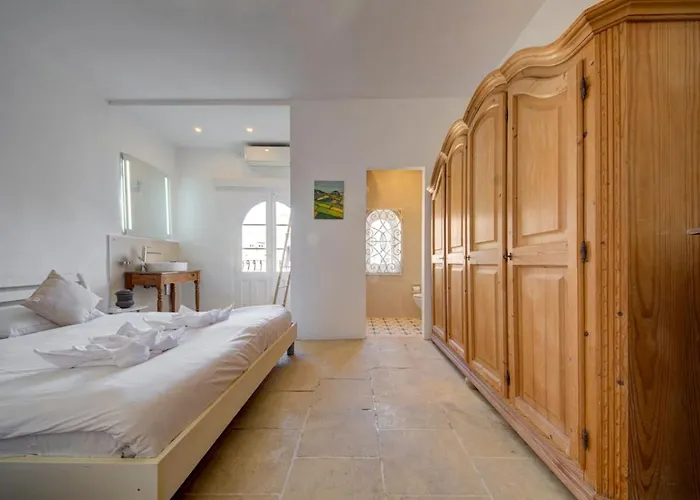 Josette With Pool Table And Garden By Haven And Keys Malta 別荘