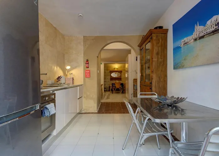 Josette With Pool Table And Garden By Haven And Keys Malta * Saint Julian's