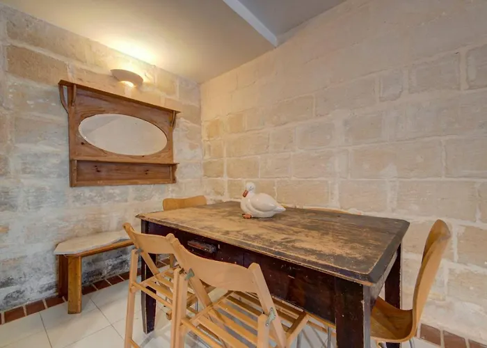 Josette With Pool Table And Garden By Haven And Keys Malta 別荘 Saint Julian's