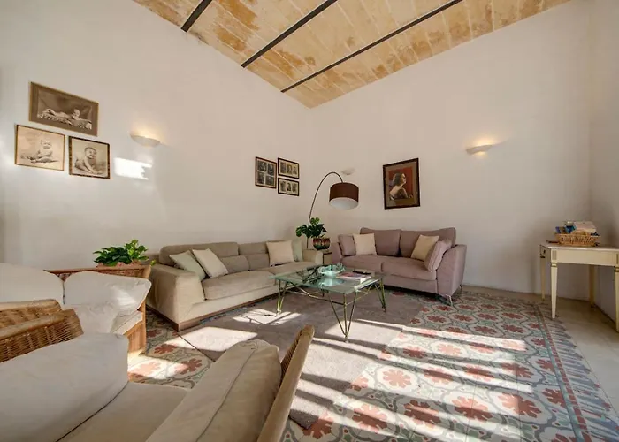 Josette With Pool Table And Garden By Haven And Keys Malta *