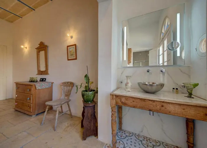 Josette With Pool Table And Garden By Haven And Keys Malta 別荘 *