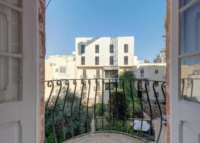 Josette With Pool Table And Garden By Haven And Keys Malta 別荘