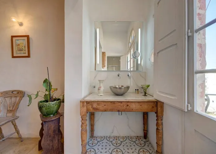 Josette With Pool Table And Garden By Haven And Keys Malta * Saint Julian's