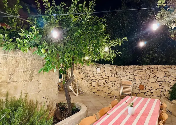 別荘 Josette With Pool Table And Garden By Haven And Keys Malta *