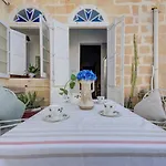 Josette With Pool Table And Garden By Haven And Keys Malta *