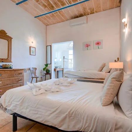 Josette With Pool Table And Garden By Haven And Keys Malta * سانت جوليان