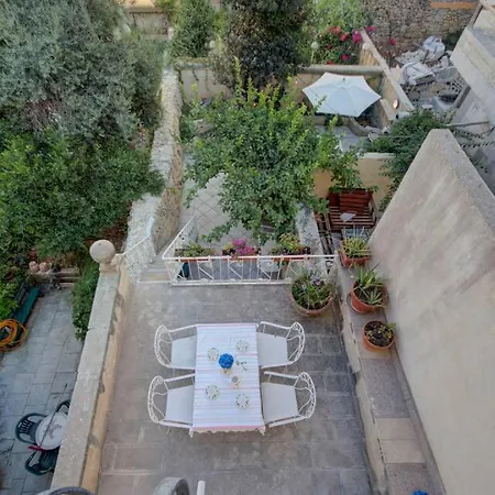 Casa de Férias Josette With Pool Table And Garden By Haven And Keys Malta St. Julian's