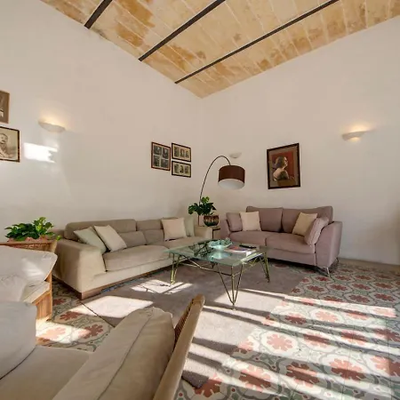 Josette With Pool Table And Garden By Haven And Keys Malta *