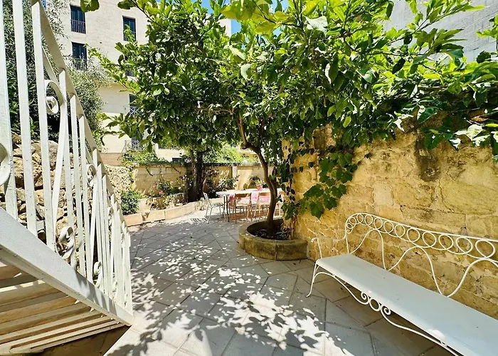 Josette With Pool Table And Garden By Haven And Keys Malta *