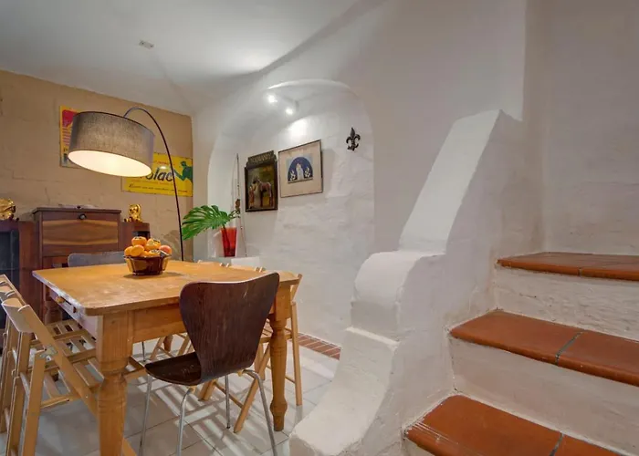 펜션 Josette With Pool Table And Garden By Haven And Keys Malta