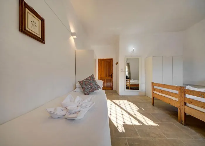 Josette With Pool Table And Garden By Haven And Keys Malta 펜션